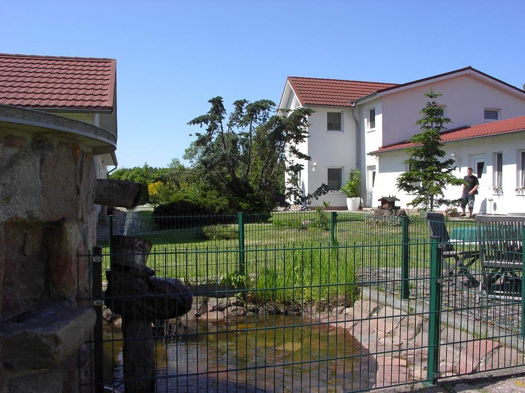 Landhotel Pathes Hof Volkenshagen Exteriör bild
