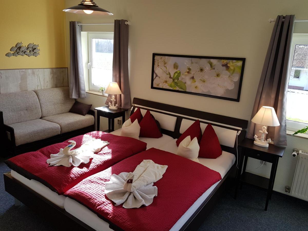 Landhotel Pathes Hof Volkenshagen Exteriör bild