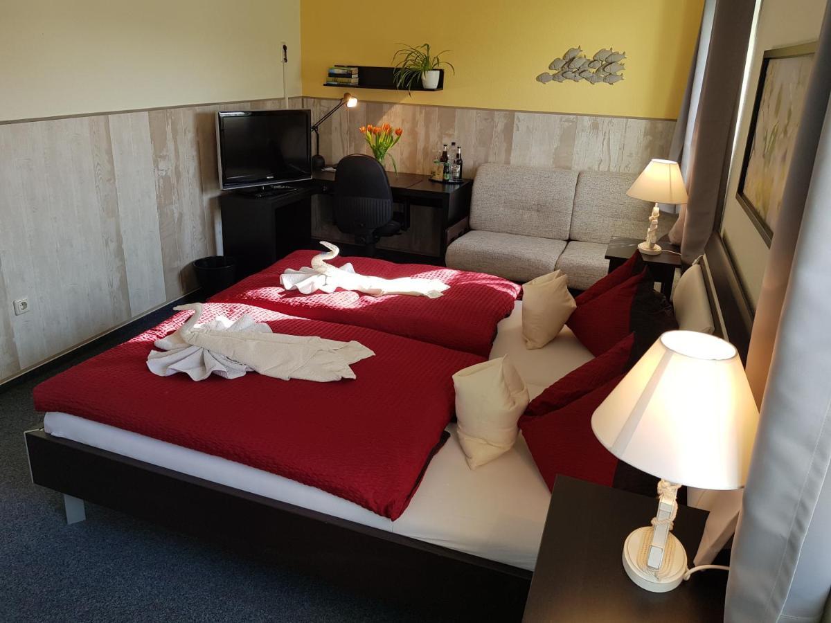 Landhotel Pathes Hof Volkenshagen Exteriör bild