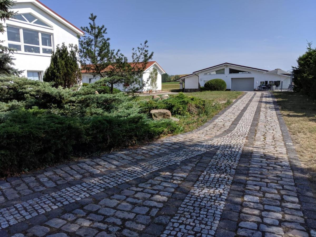 Landhotel Pathes Hof Volkenshagen Exteriör bild