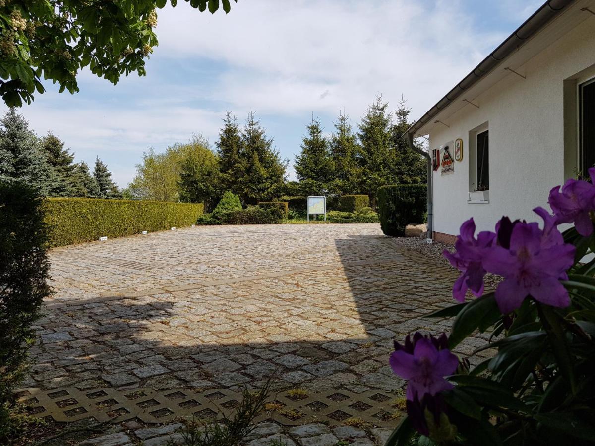 Landhotel Pathes Hof Volkenshagen Exteriör bild