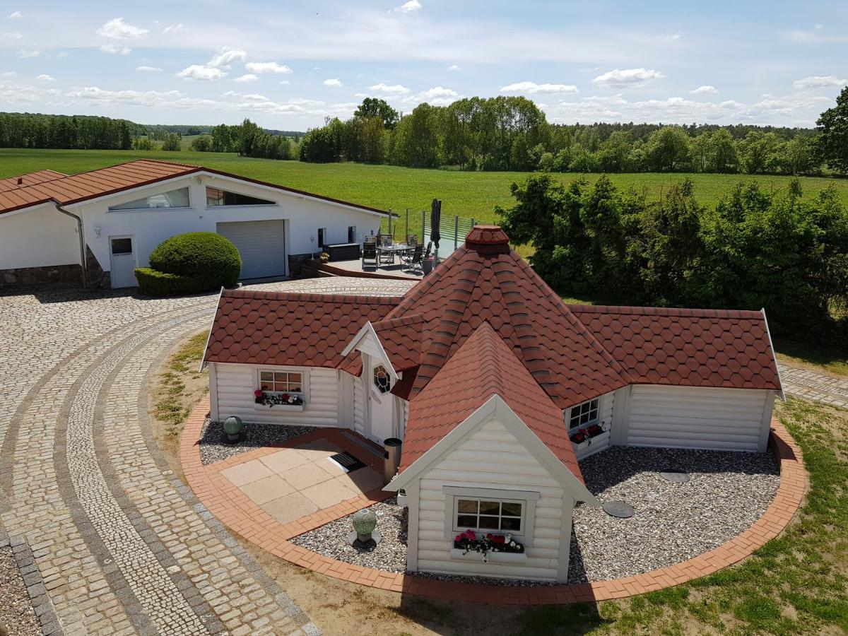Landhotel Pathes Hof Volkenshagen Exteriör bild